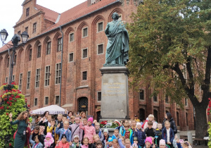 Uczniowie klas I-III zwiedzają miasto Mikołaja Kopernika -Toruń.
